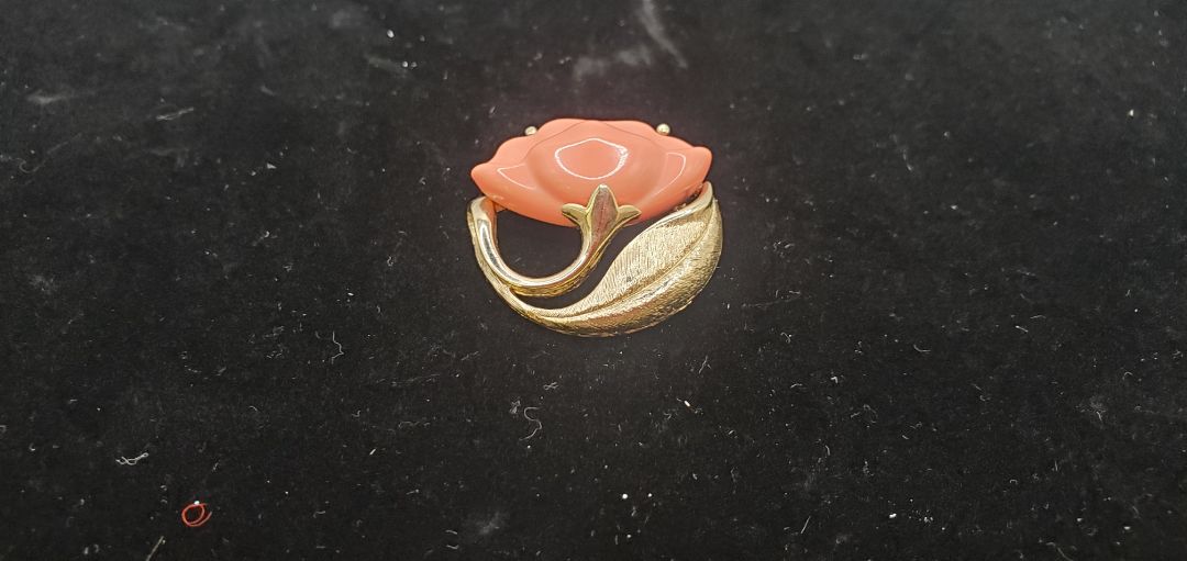AVON Thermoset Coral Flower Brooch
