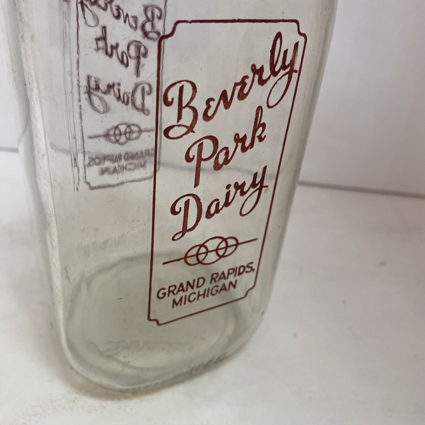Rare Beverly Park Dairy Grand Rapids Michigan Milk Quart Bottle Michigan MI Mich