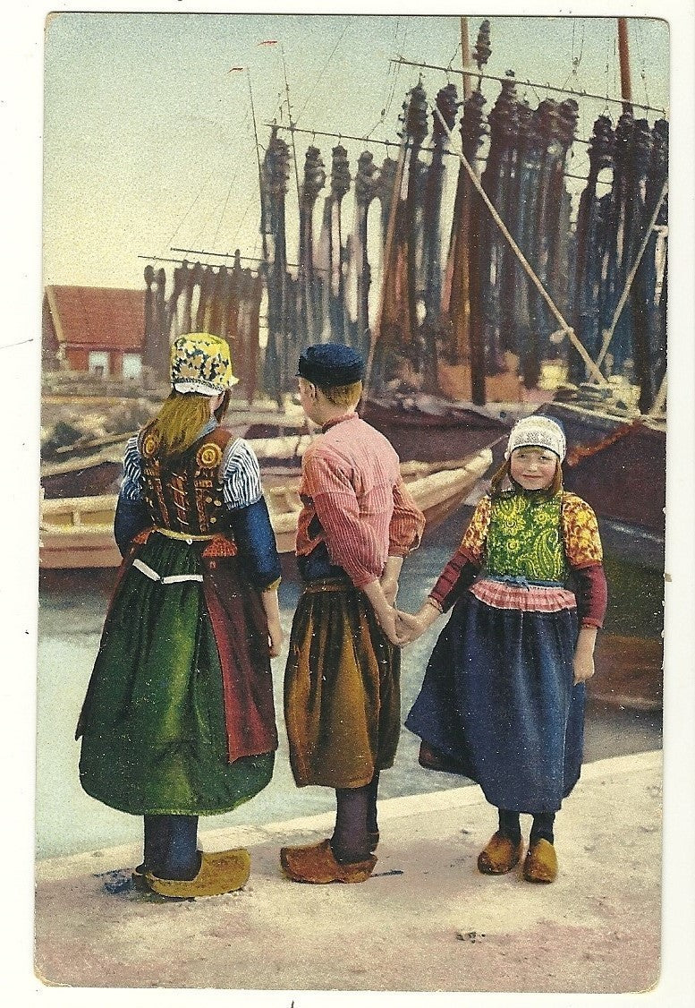 Children in Dutch Shoes and clothing Holland Netherlands Postcard