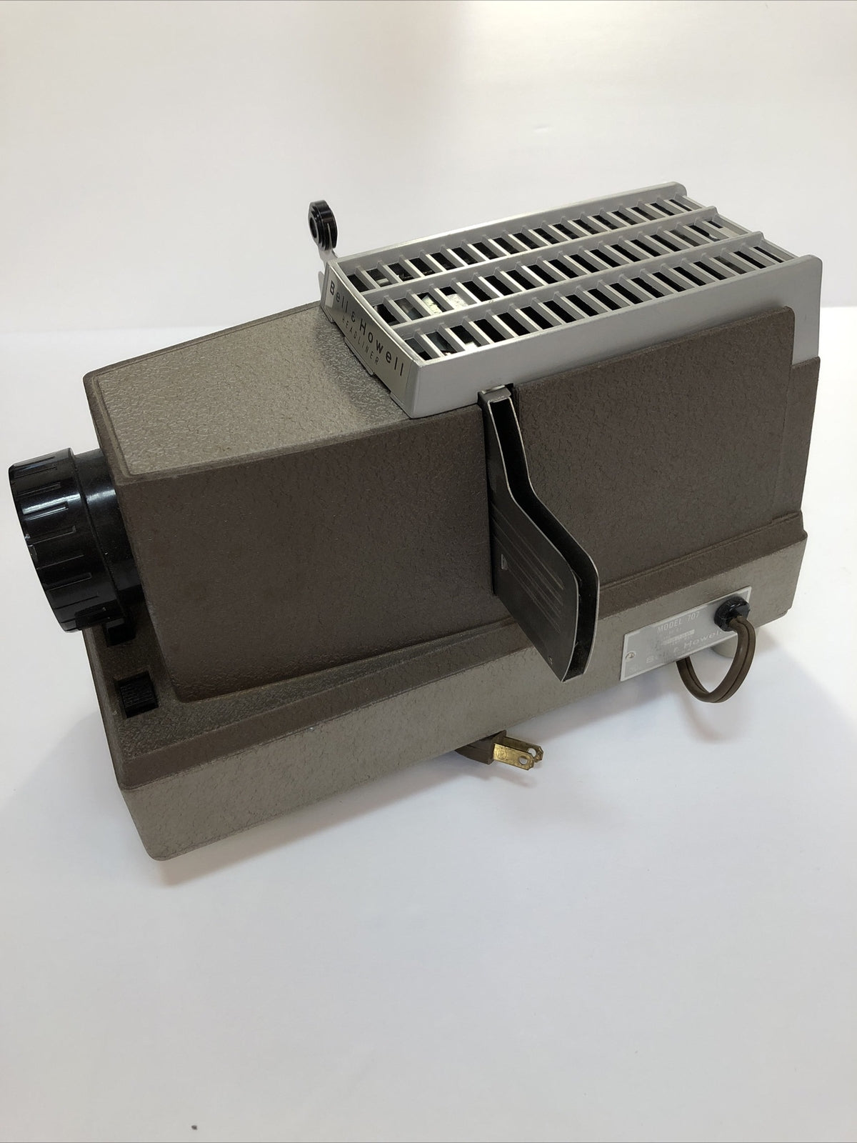Vintage Bell & Howell Headliner model 707 slide projector