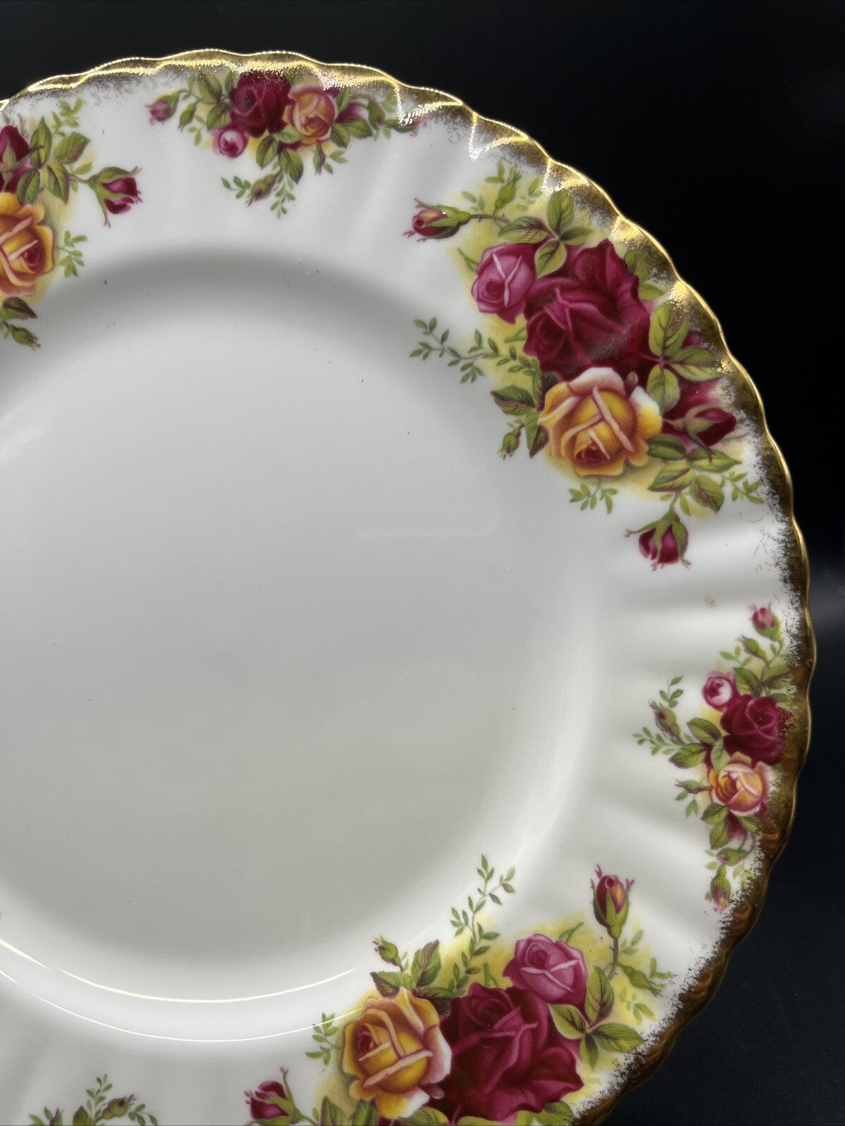 Royal Albert OLD COUNTRY ROSES Salad Plate 8 1/4 Inches ENGLAND