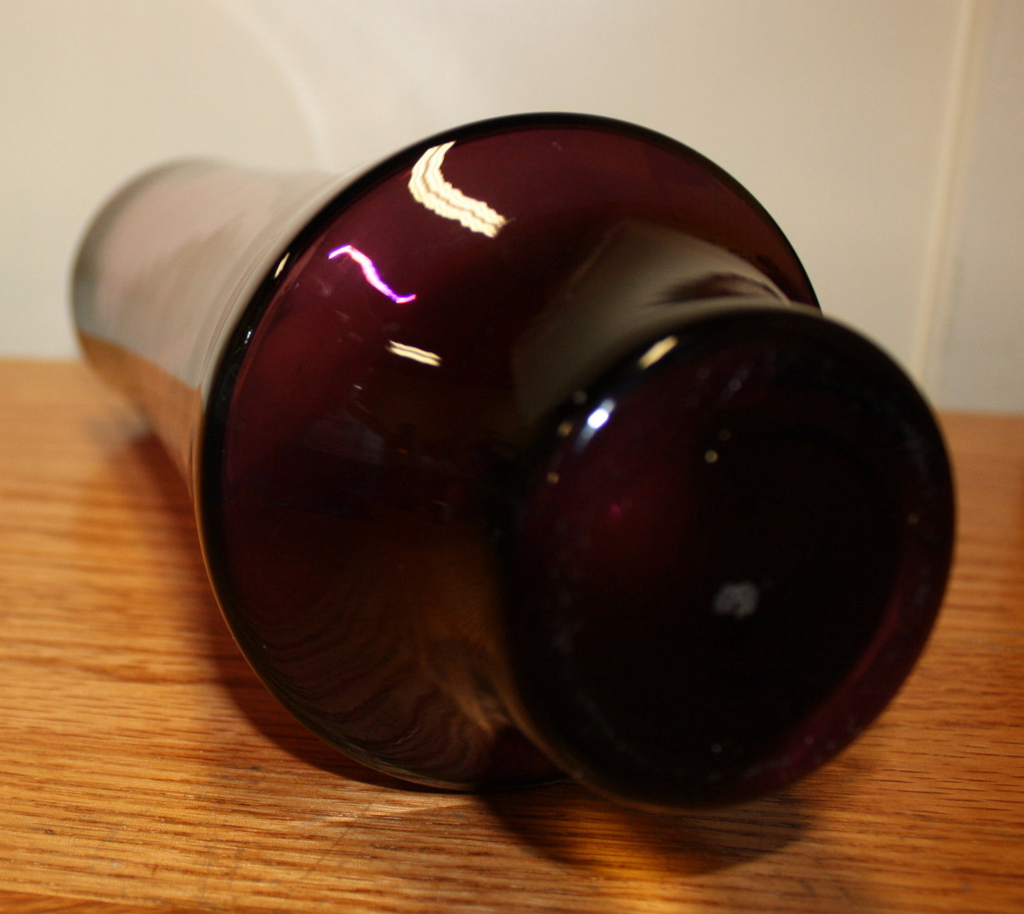 Elegant 10" Amethyst Vase Riihimaen Lasi Tamara Aladin #1374