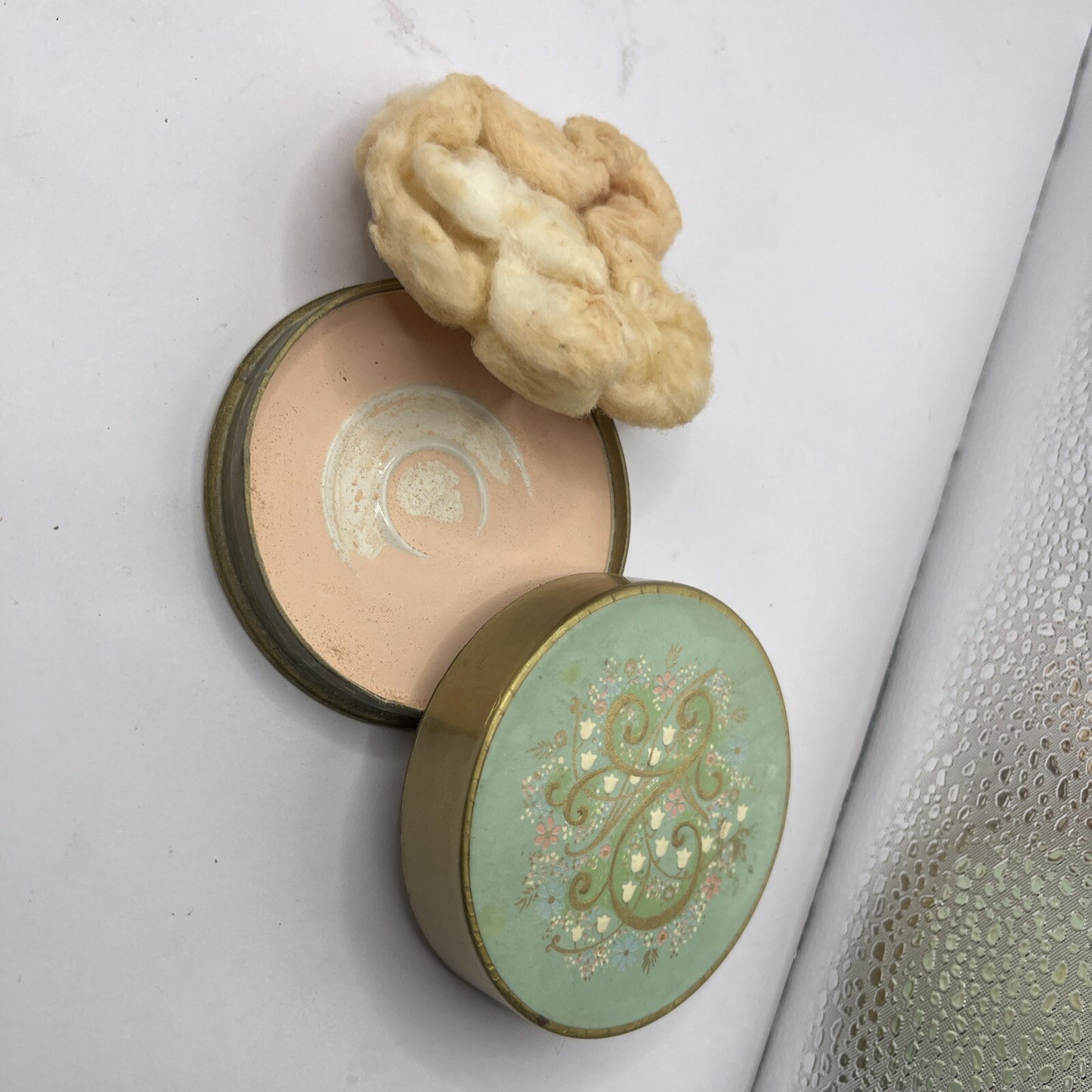 Vintage Avon Women's Powder Pak 1960s Vanity Makeup Accessory