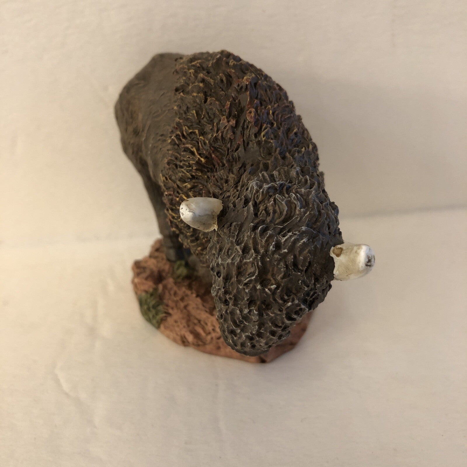 American Bison Buffalo Figurine Statue Western Americana Resin 5-1/2" x 4"