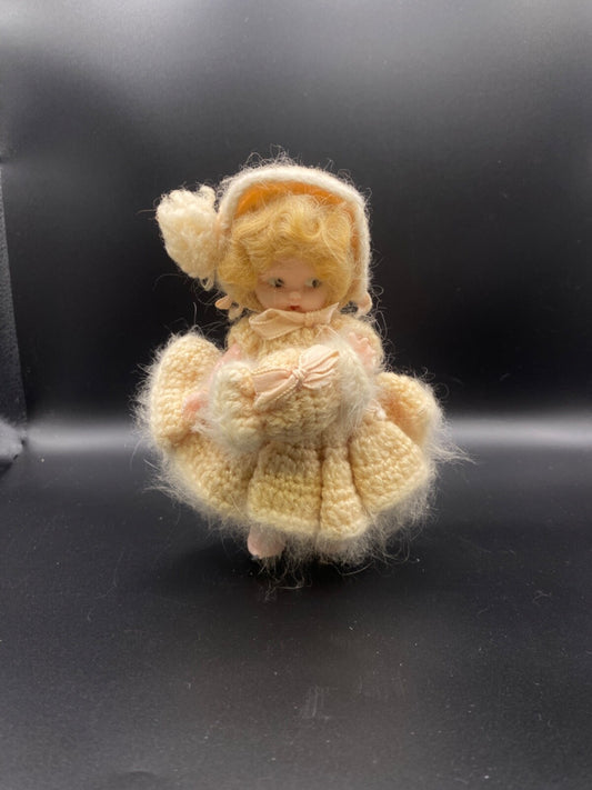 6" Vintage Knickerbocher plastic DOLL Blonde with knitted outfit Glendale CA