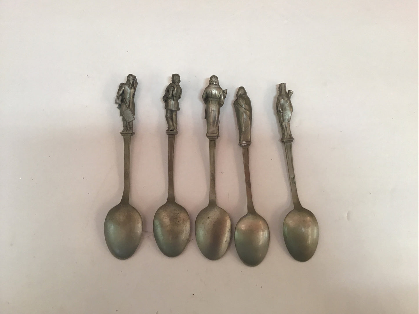 Franklin Mint Set of 5 Pewter Spoons with Figures of Dickens A Christmas Carol