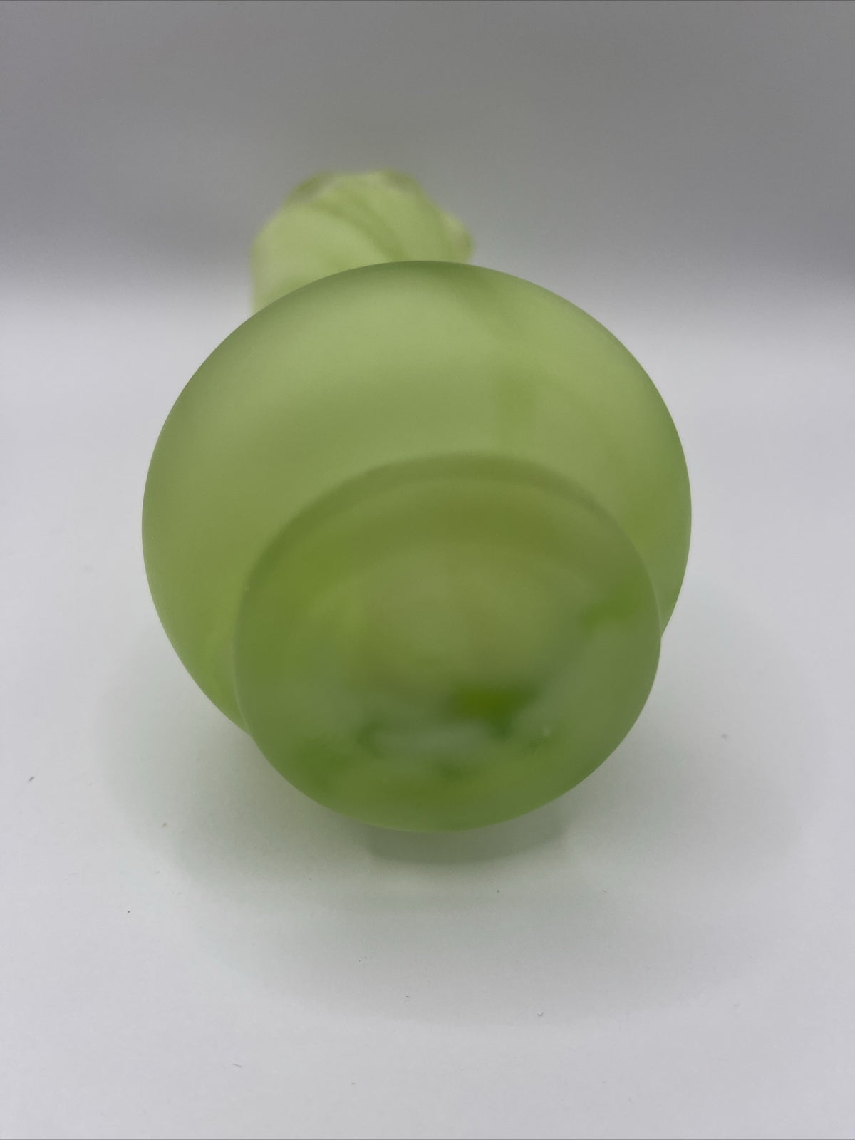 Vintage Green Frosted Swirl Fluted Trumpet Glass Bud Vase 6” Tall