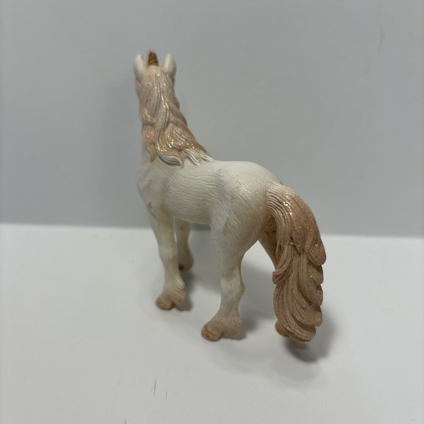 2009 Schleich White w/ Pink Tail Vines Unicorn Foal Horse Toy
