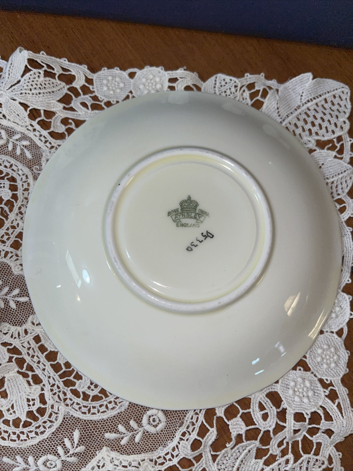 Vtg JOHN AYNSLEY Bone China England Ruby Red Floral Center #C882 Set Cup Saucer