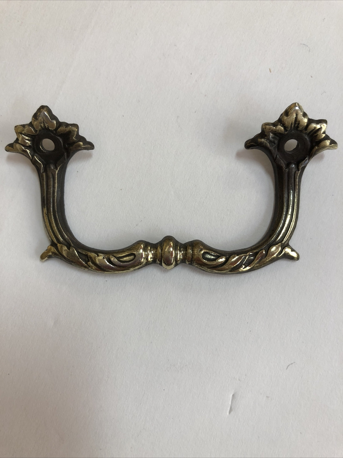 SINGLE ANTIQUE BRASS SIMPLE DRAWER PULLS HARDWARE
