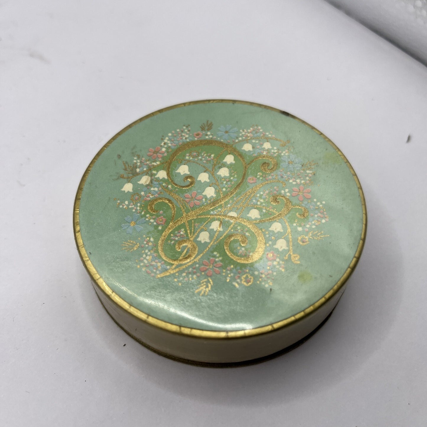 Vintage Avon Women's Powder Pak 1960s Vanity Makeup Accessory