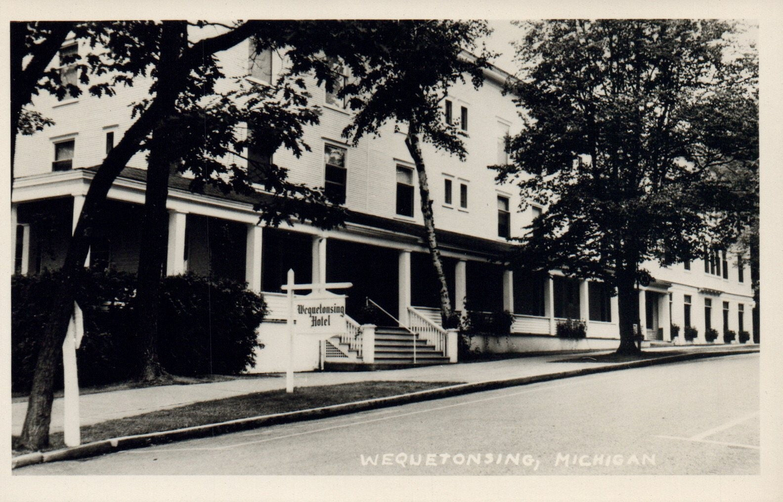 Weqnetonsing Hotel MI Michigan Mich Postcard
