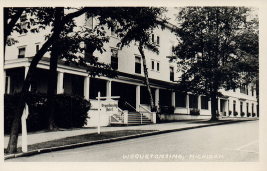 Weqnetonsing Hotel MI Michigan Mich Postcard