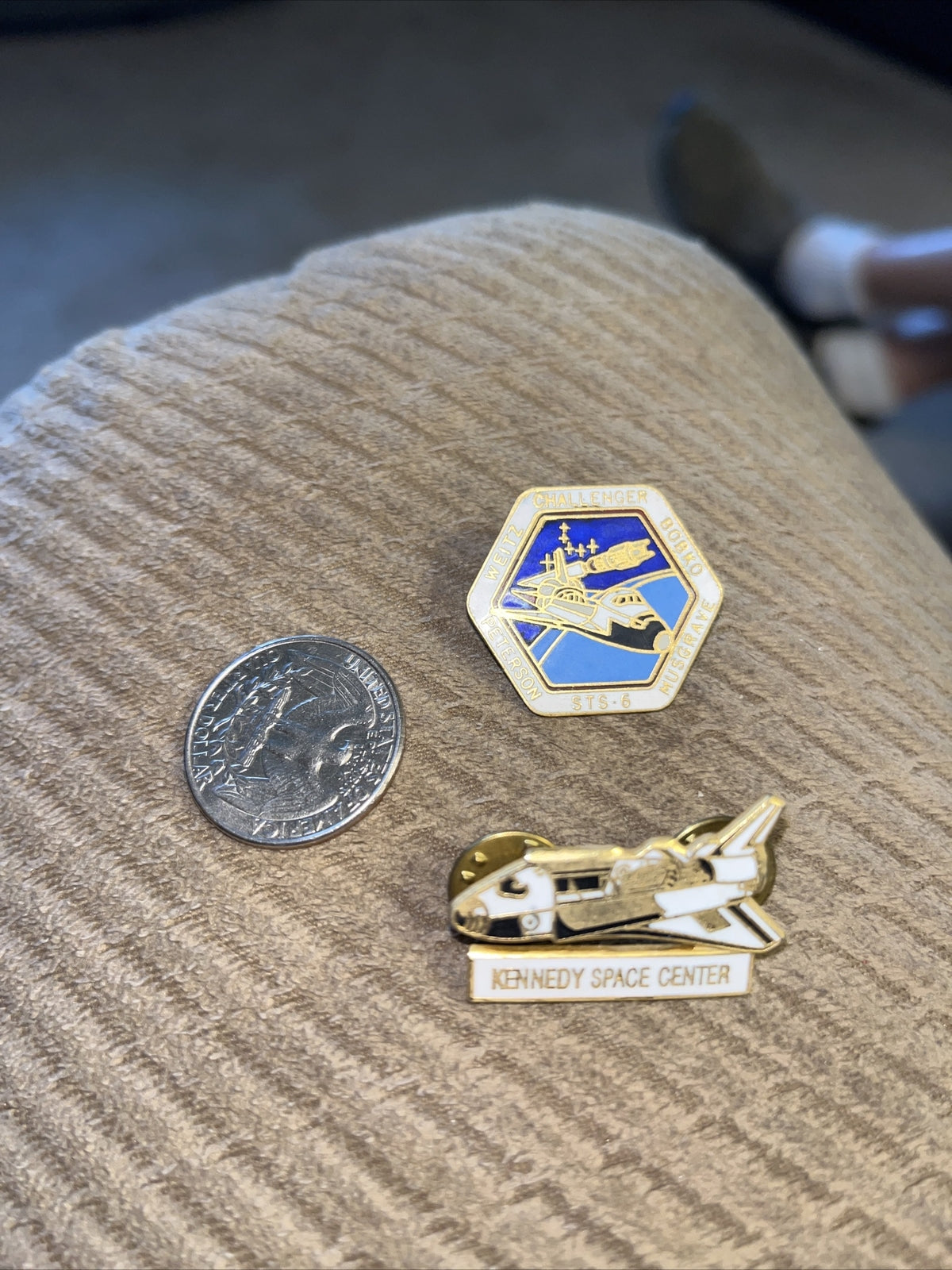 Kennedy Space Center Travel Souvenir Collector Pin - Space Shuttle - (2)