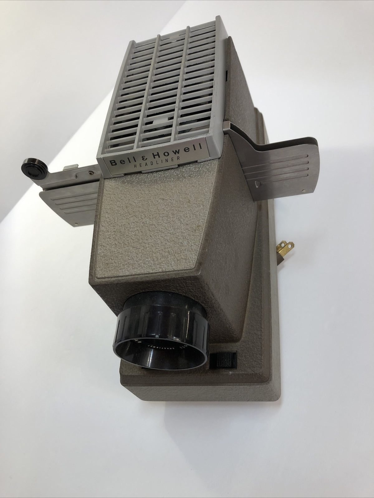 Vintage Bell & Howell Headliner model 707 slide projector