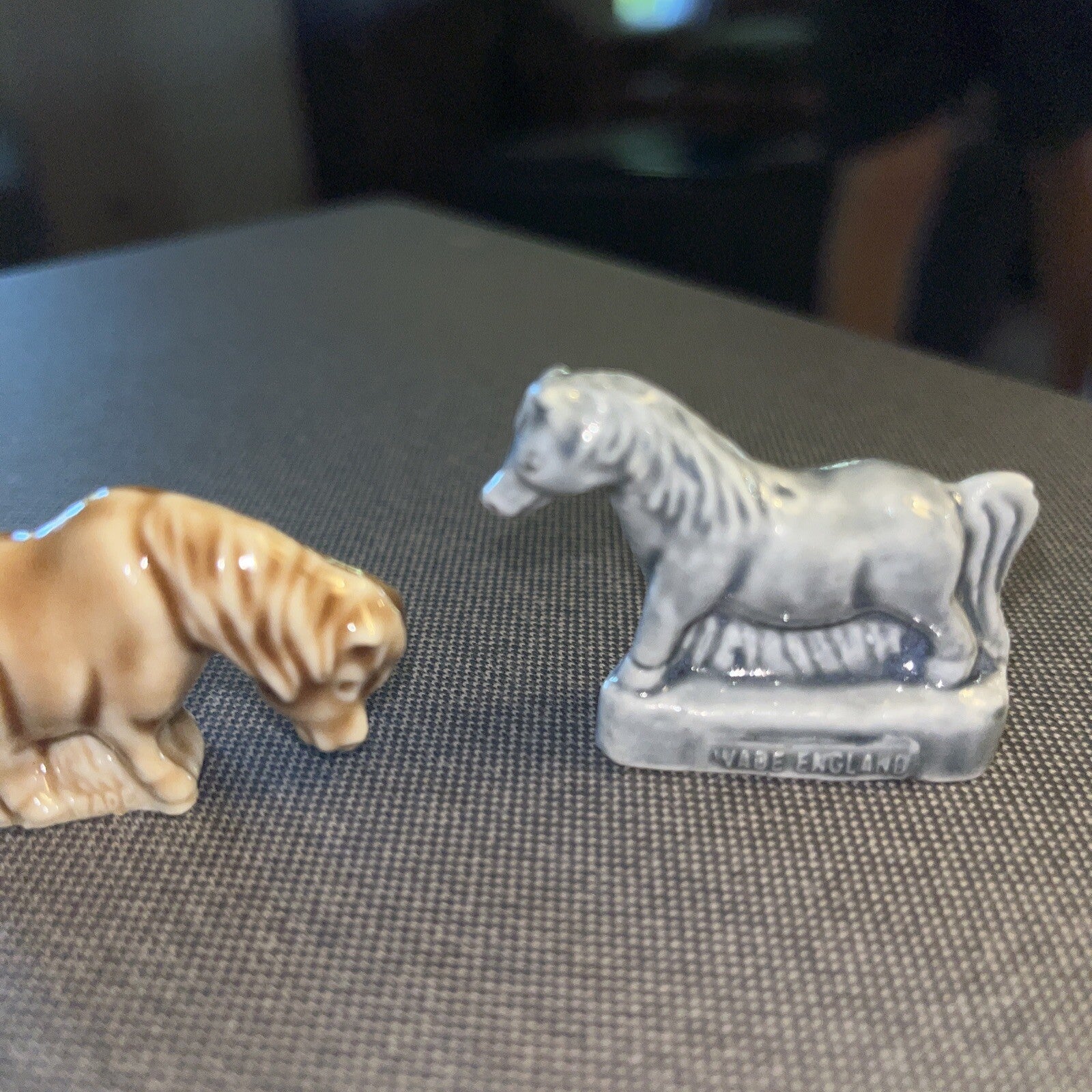 Vintage Wade Whimsie SHETLAND PONY - (2) Family Pets Set   1988 - 89