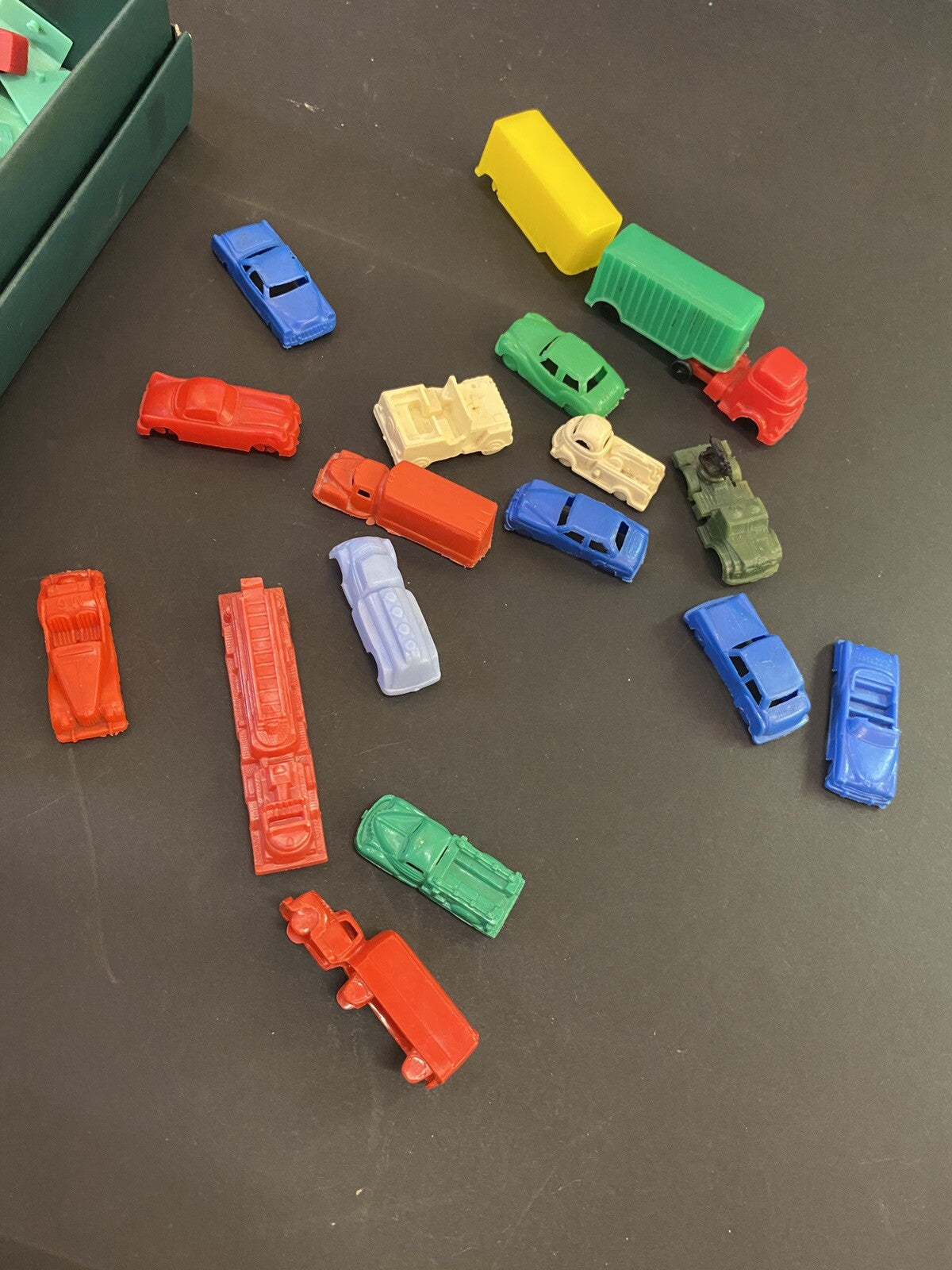 American Plastic BUILDING BLOCKS Vintage Roof Windows Doors Red White cars LOT