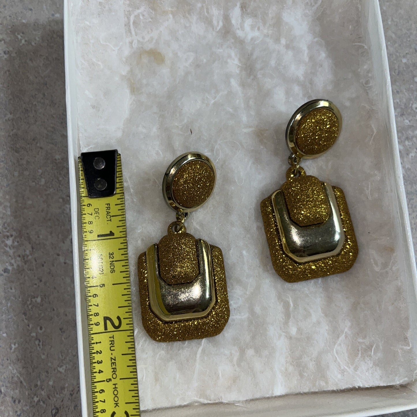 Vintage Dangle Cip On Earrings Gold Tone