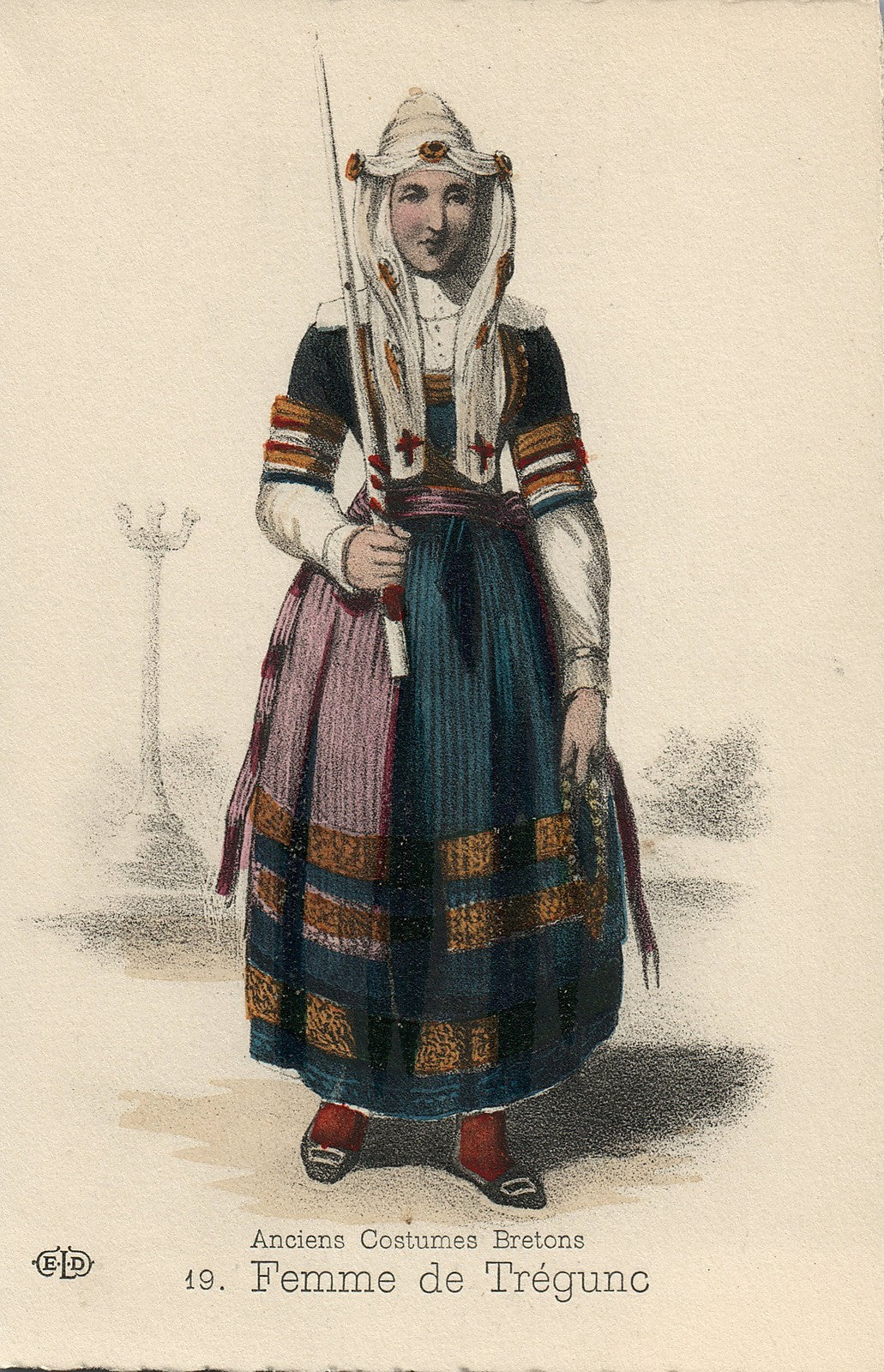 19 Femme de Tregunc Anciens Costumes Bretons French France Folklore Fashion