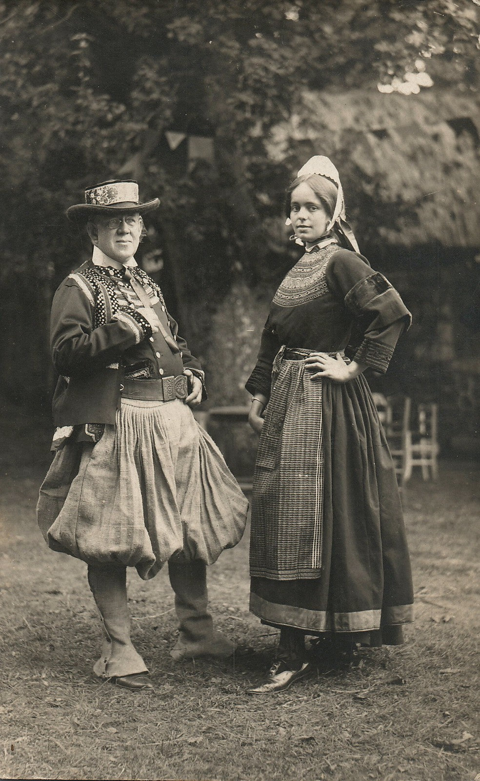 Paris French France Folklore Costume Vintage Fashion Postcard