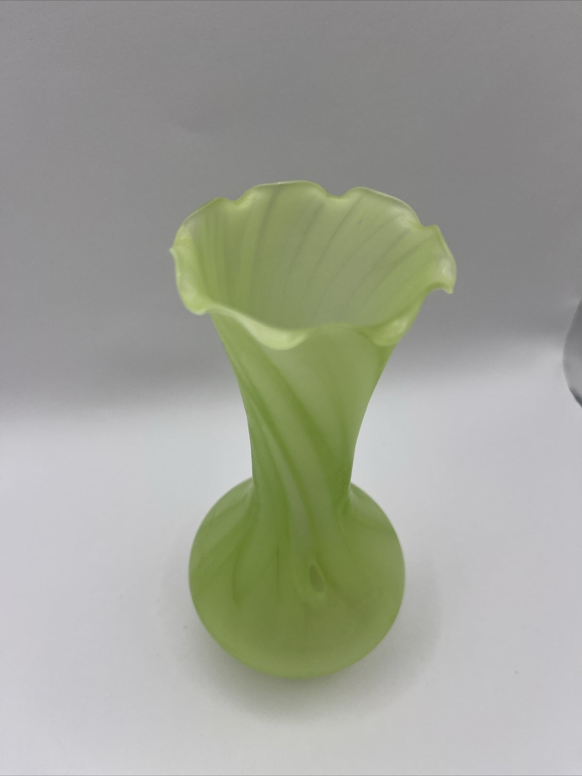 Vintage Green Frosted Swirl Fluted Trumpet Glass Bud Vase 6” Tall