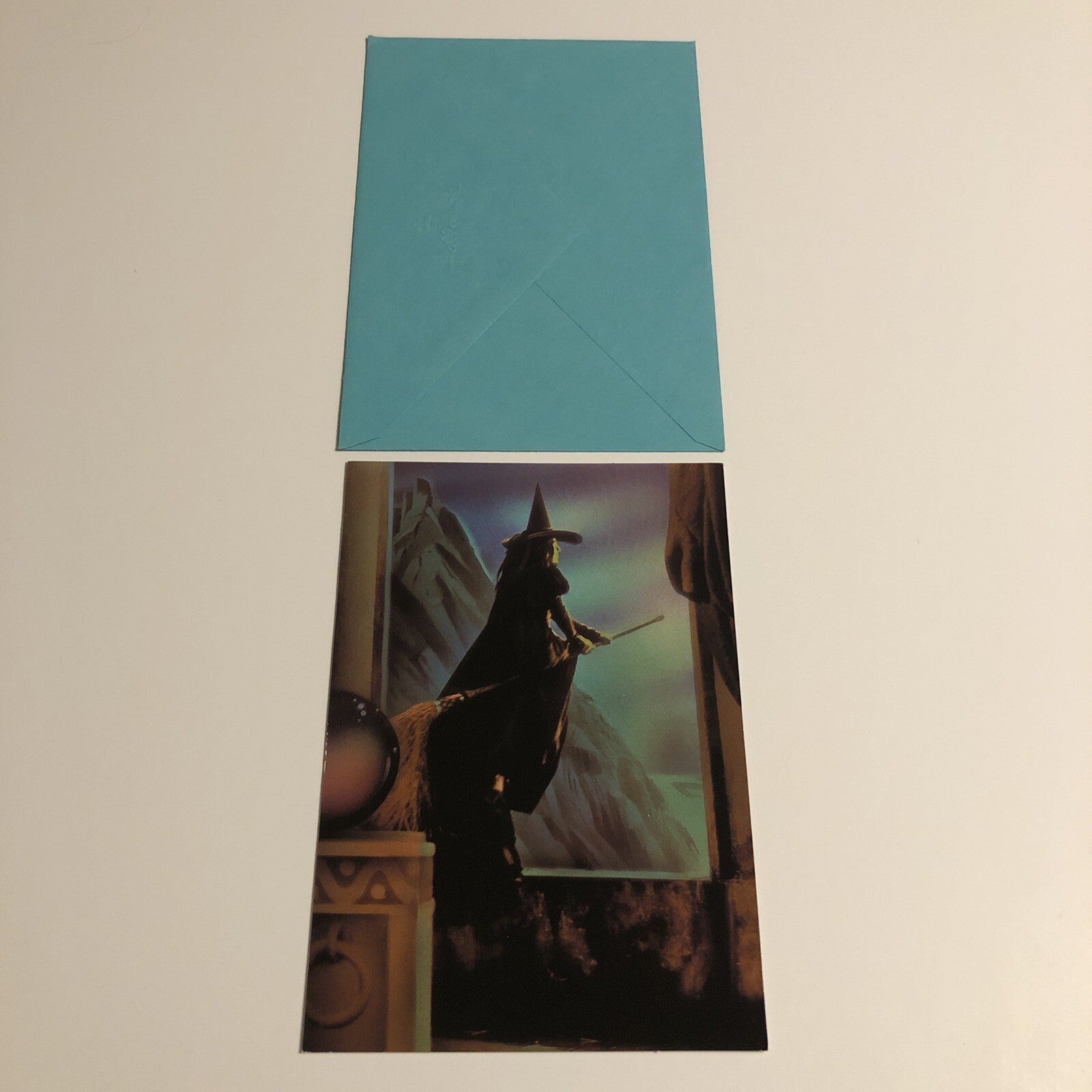 New Wizard of Oz Wicked Witch Flying on Broom Greeting Card Hallmark 1987