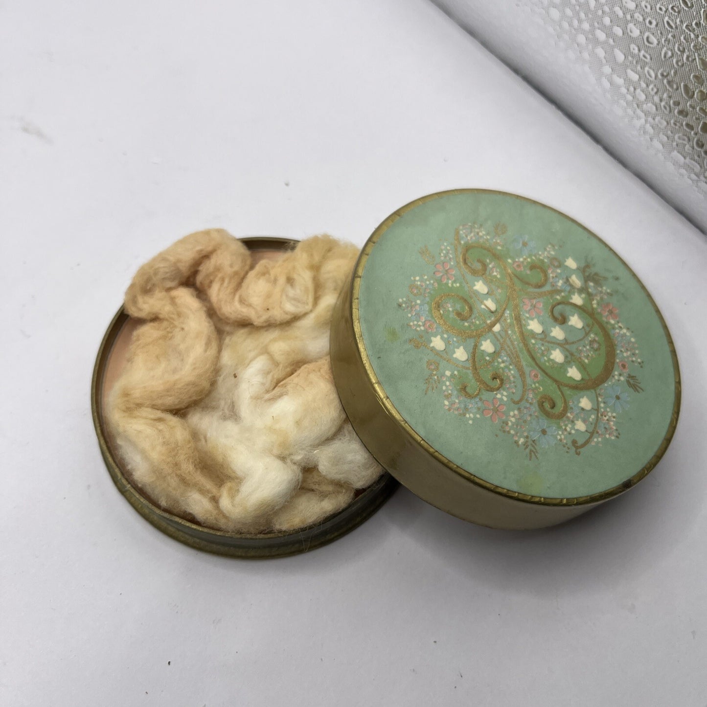 Vintage Avon Women's Powder Pak 1960s Vanity Makeup Accessory