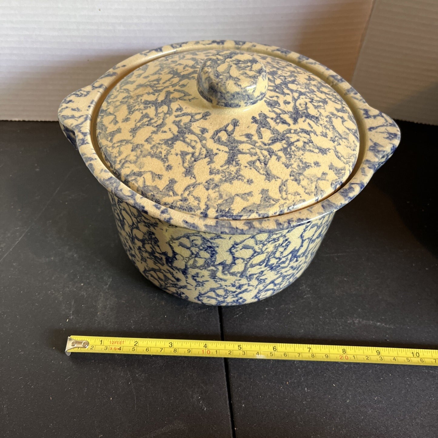 Vintage Spongeware Roseville Ohio Dutch Oven w/lid