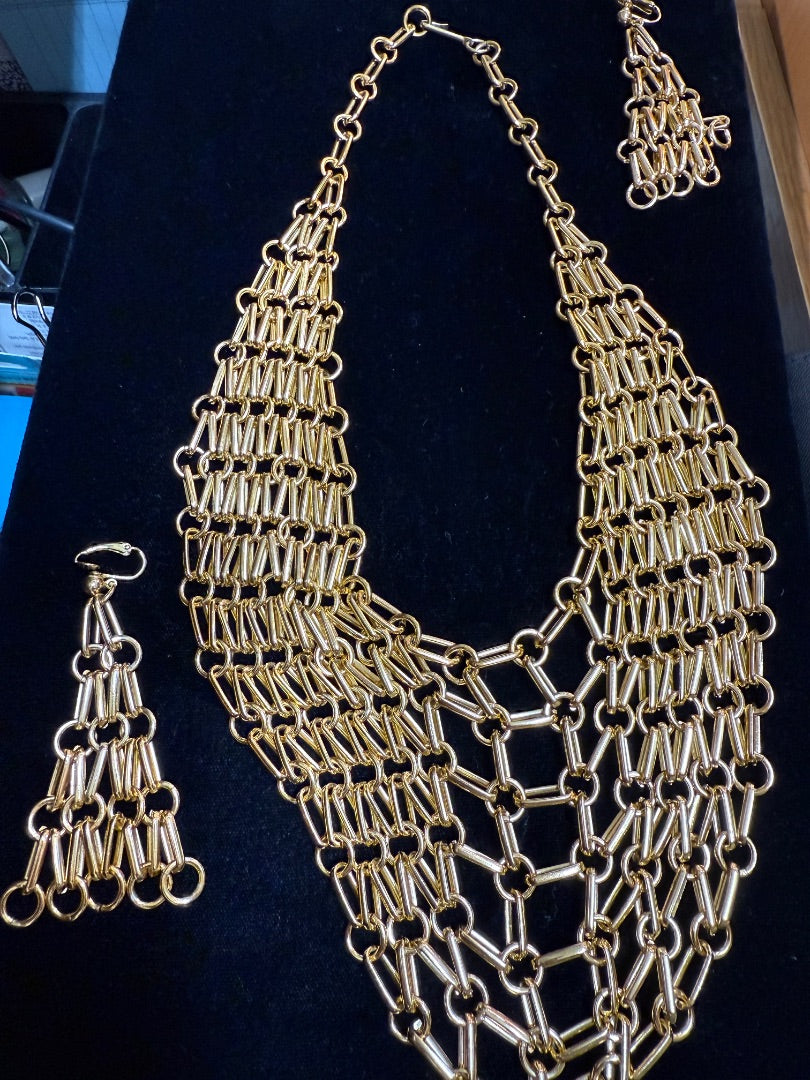 60's Gold Tone Chain Set