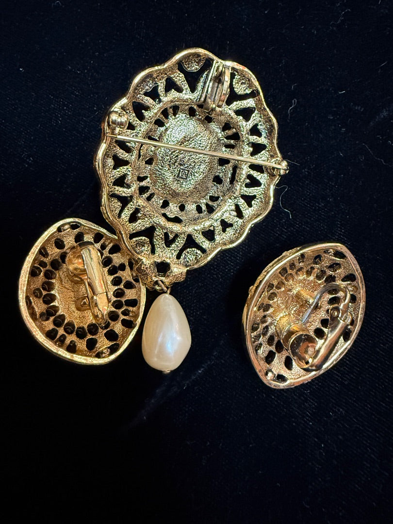 Avon Pearl Brooch Clip Earring Set