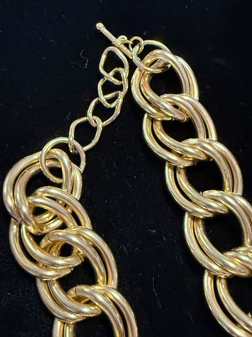 Chunky Chain Gold Tone Vintage Necklace