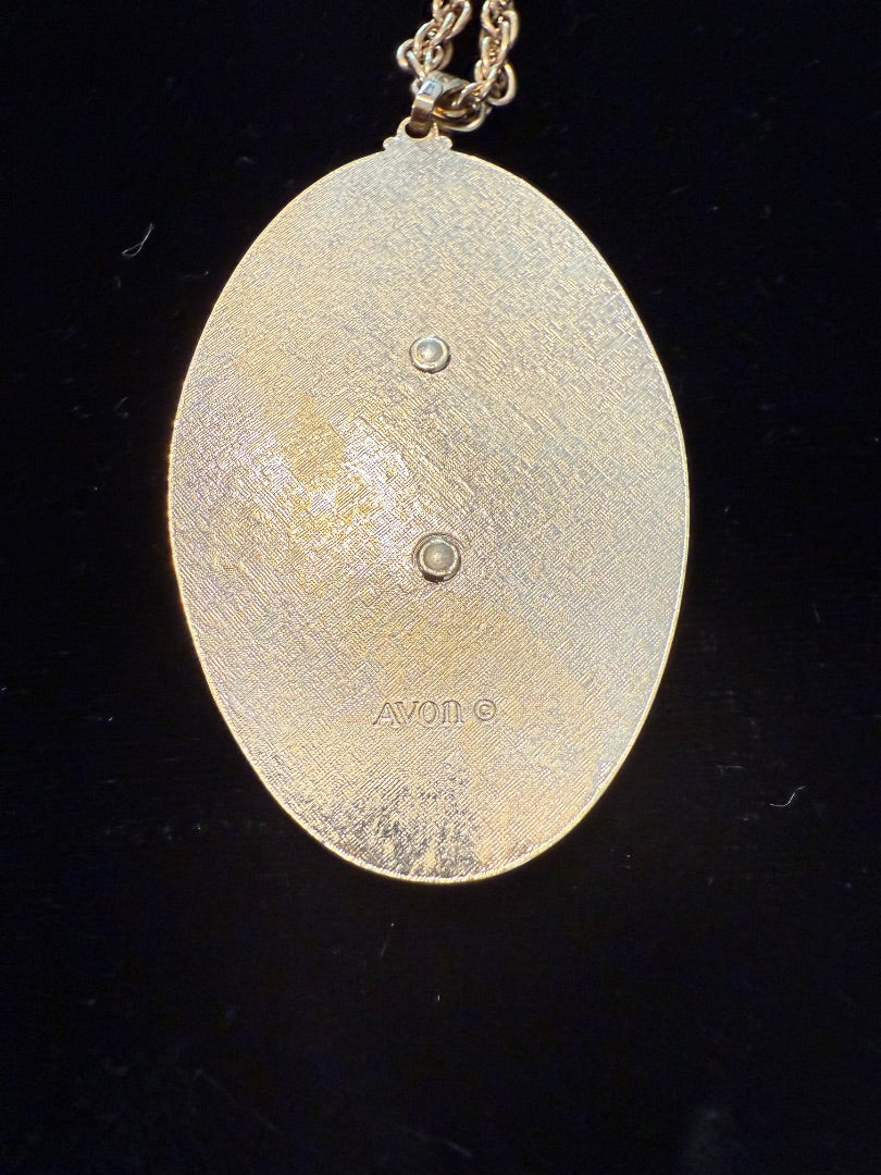60’s Vtg Avon Cameo Necklace
