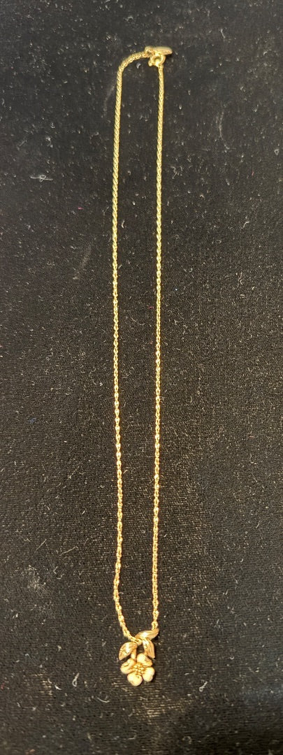 Avon Gold tone Flower Necklace