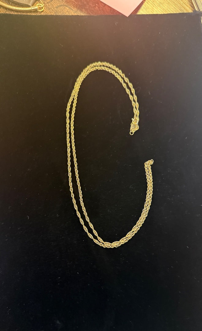 26" Gold Tone Avon Necklace