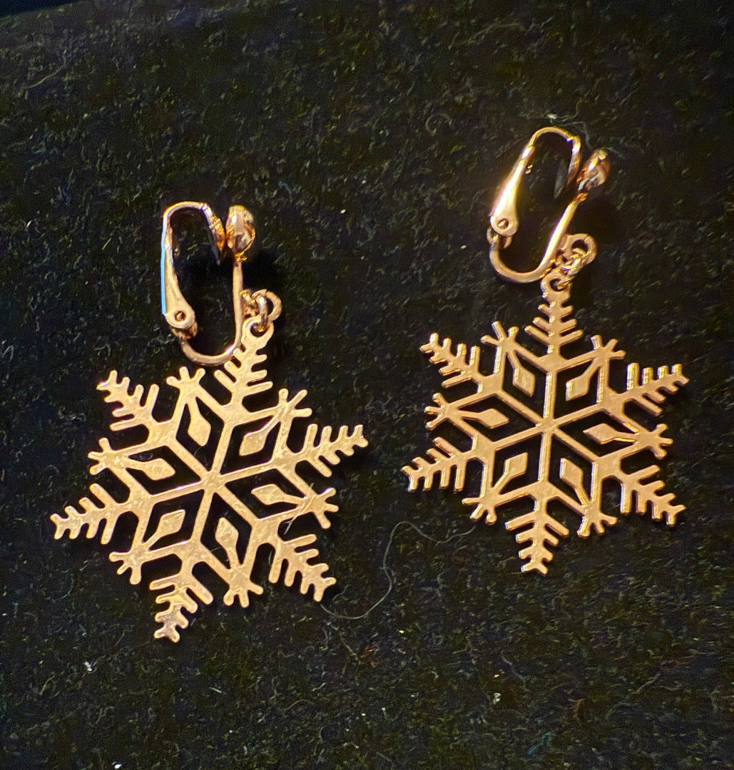 Avon Gold Tone Snowflakes Christmas Clip Earrings