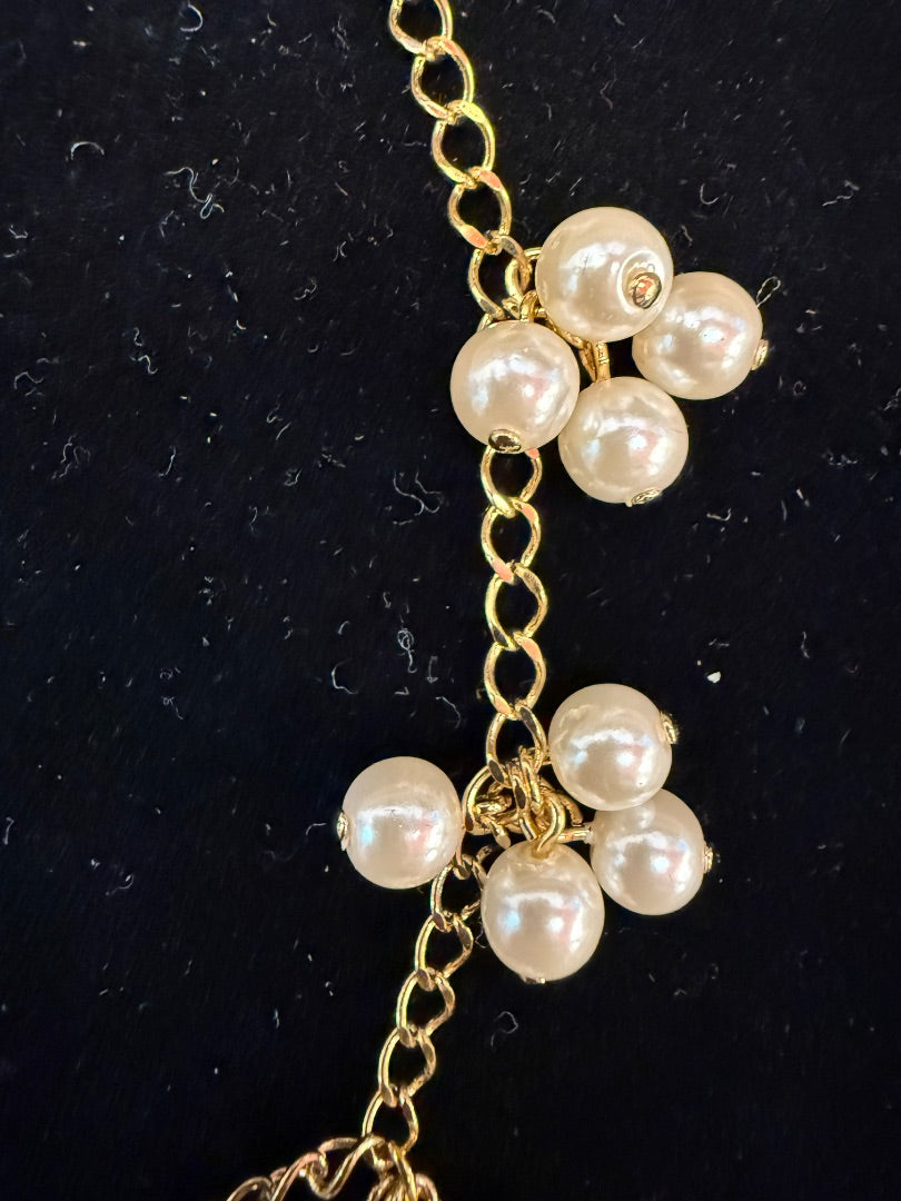 Avon Pearl Clusters Goldtone Bracelet