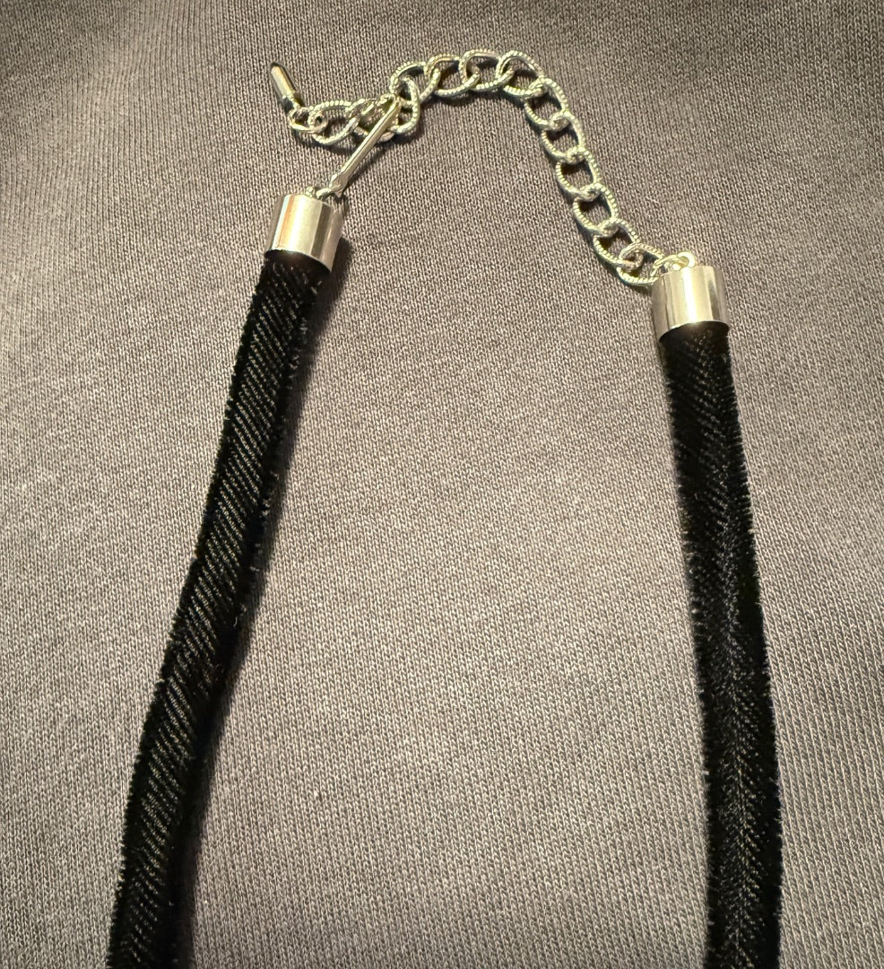 Avon Black Velvet Choker Gothic Necklace - Blue
