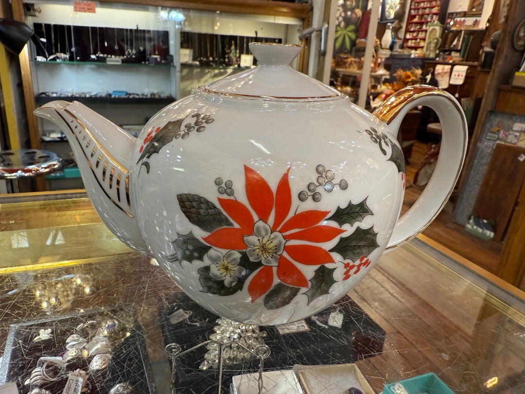 Poinsettia Xmas teapot