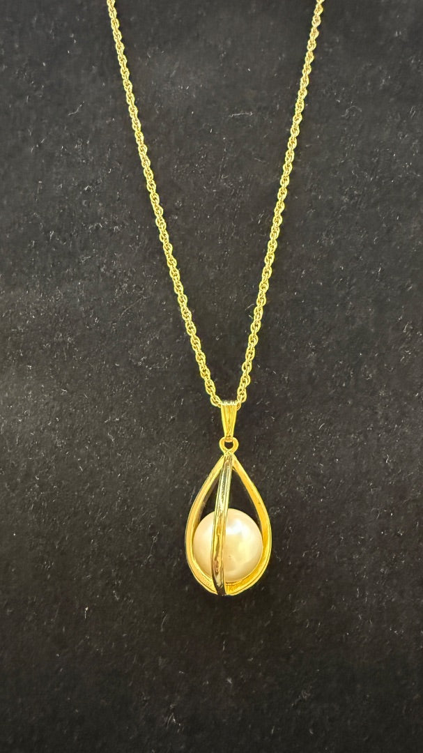 32" Caged Pearl PendantNecklace