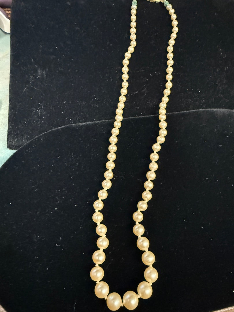 50's Vintage BeigePearl Necklace