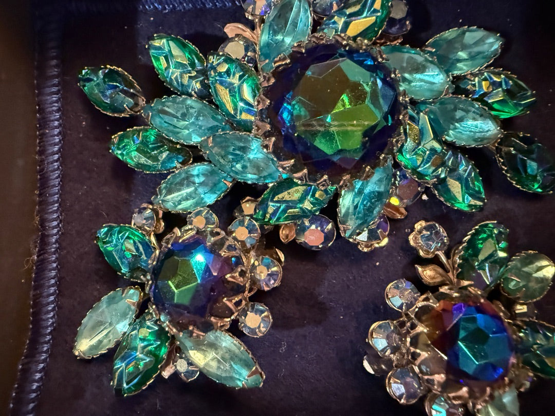 Vintage Judy Lee Blue Green Brooch Clip Earring Set
