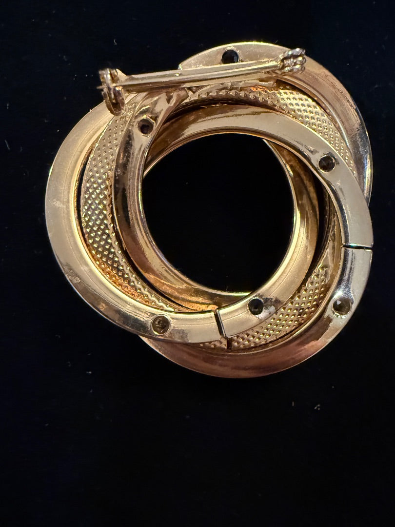 Gold Unmarked Unmarked 1970's Brooch