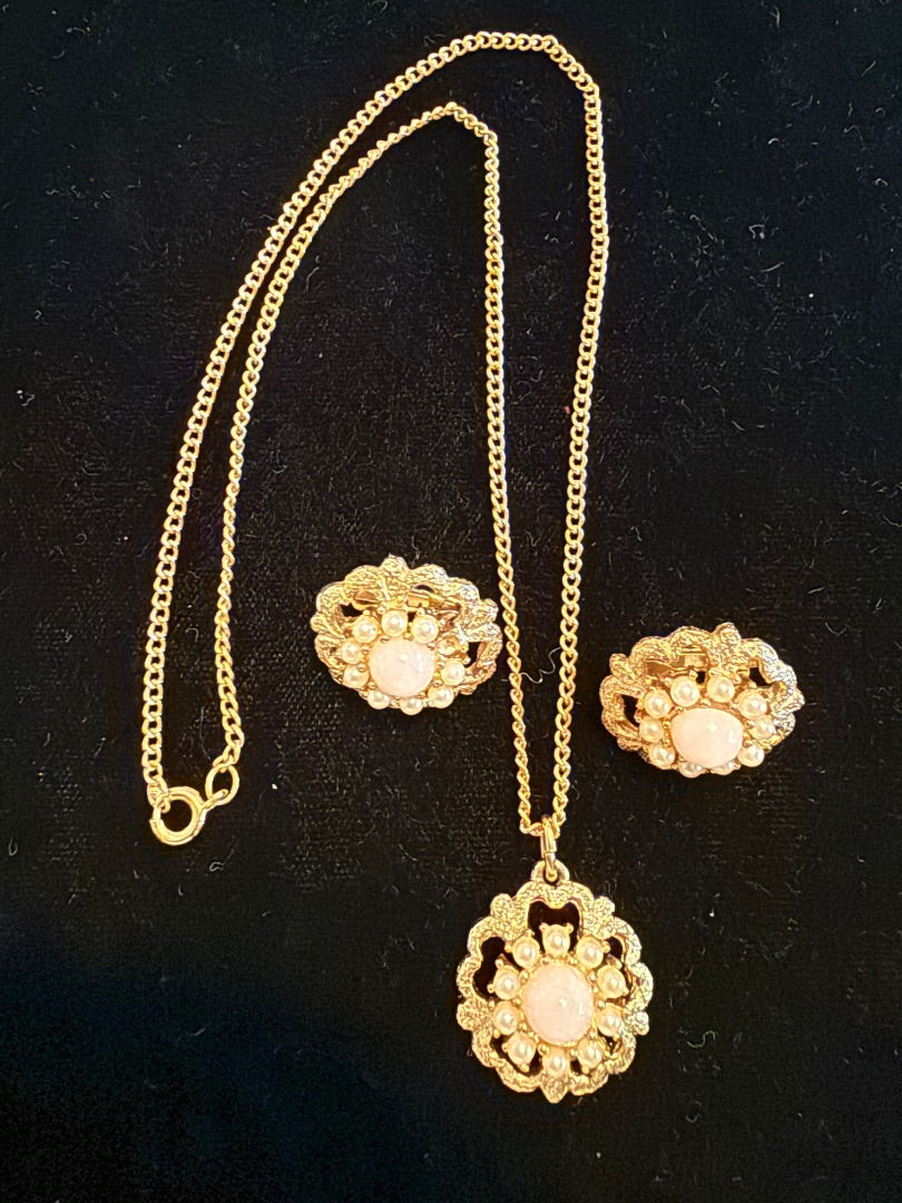 Pink gold Cabochen Necklace Clip Earring Set