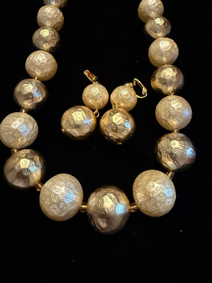 Avon Pearl like Necklace and matching clip earrings