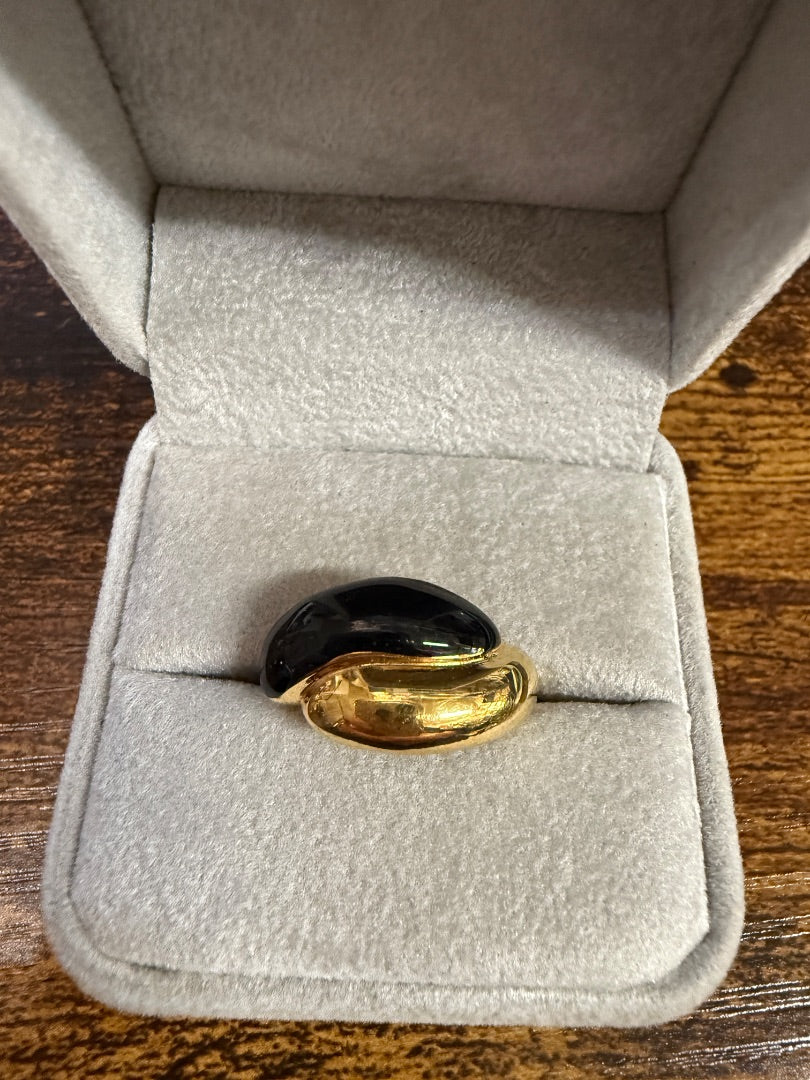 AVON Black / Gold Avon Ring, 6.75