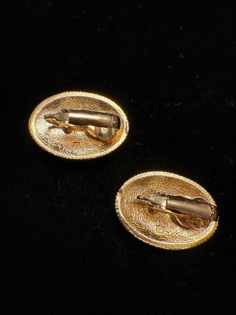 Vintage Avon Red Christmas Clip Earrings