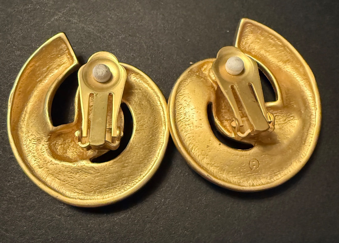 1980's Large Ribbon Style Clip Earrings