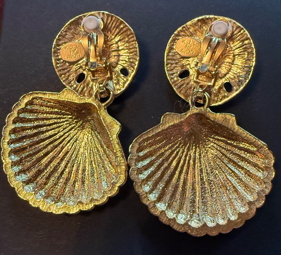 Vintage AVON KDJ Kenneth J Lane Pearl Shell Clip Earrings Gold Toned