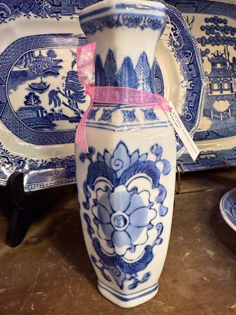8.5 Blue Willow Vase