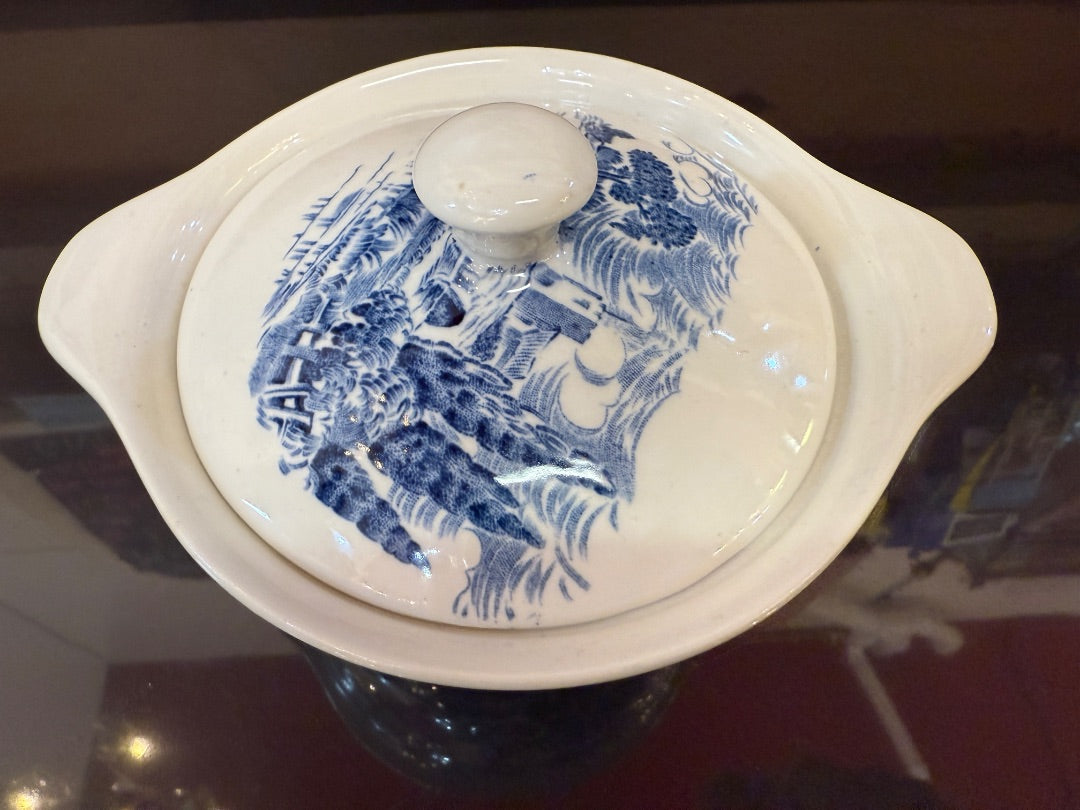 Wedgwood Countryside sugar dish